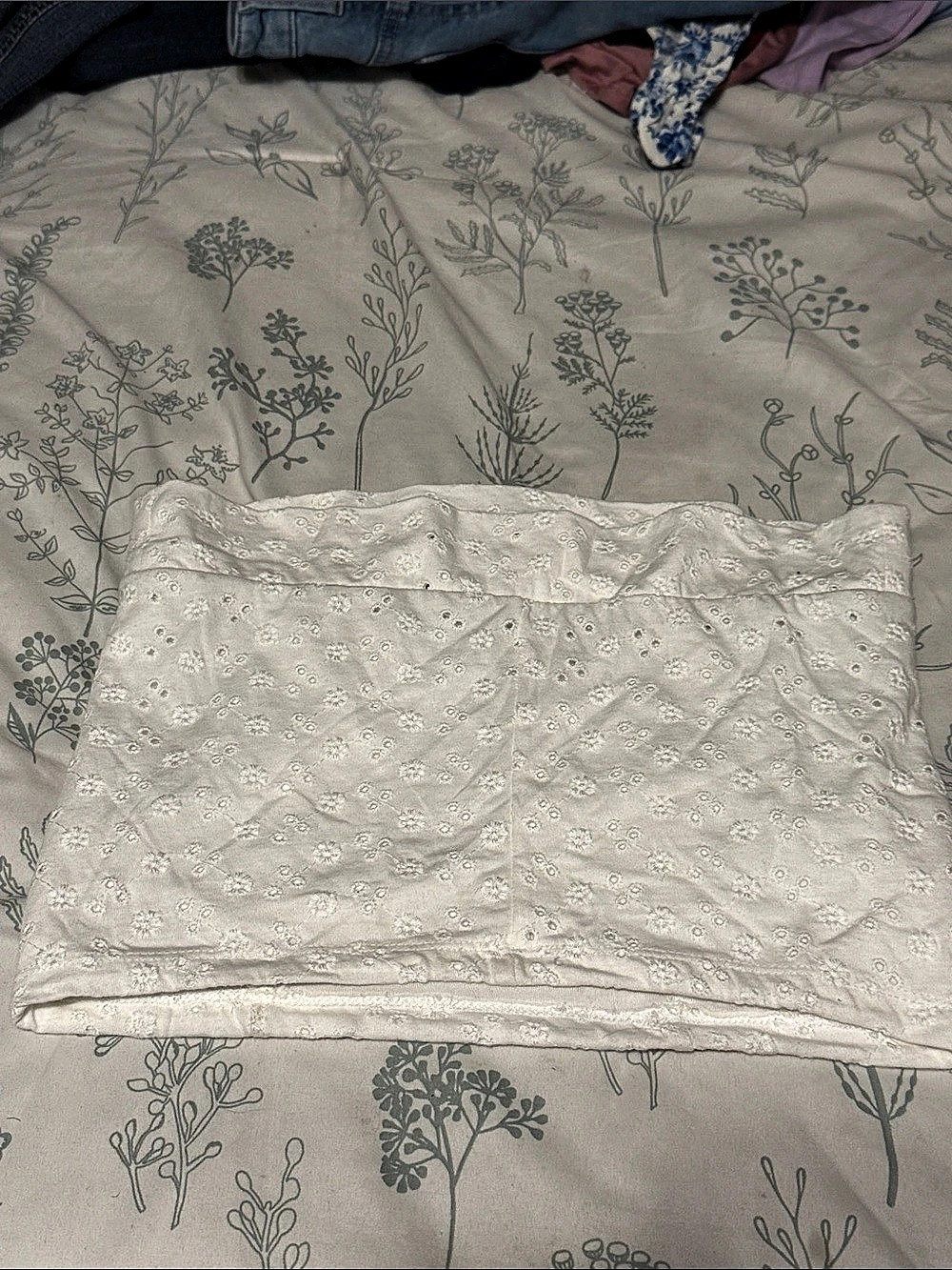 Aéropostale White Eyelet Crop Top Size Small Like New